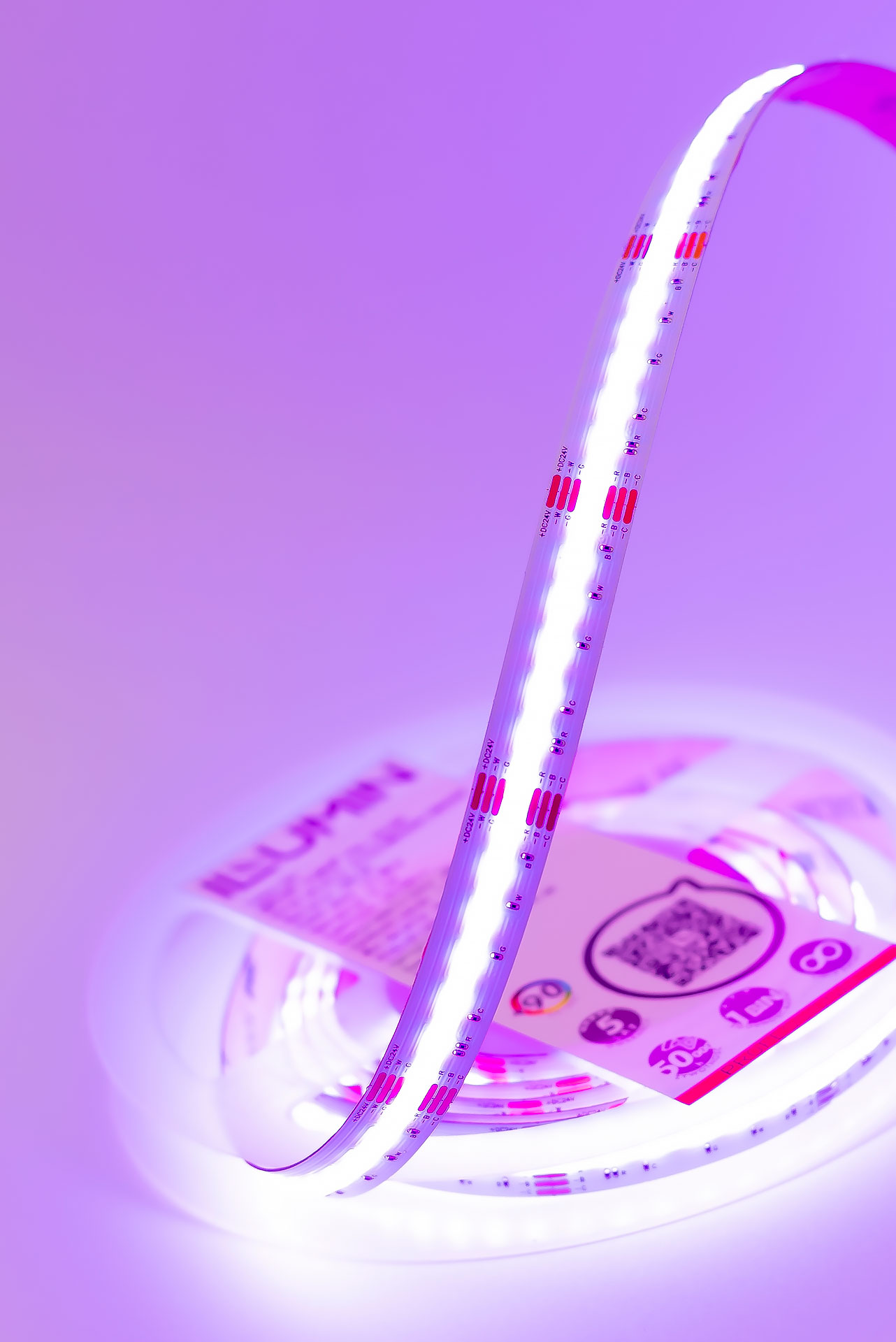 Taśma LED Ilumin ray full colour RGBCCT mix red blue light on